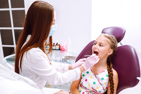 When to See a Kid Friendly Dentist from Leading Edge Dental Center in Skokie, IL